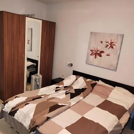просторная в популярном комплексе Sluneční pobřeží